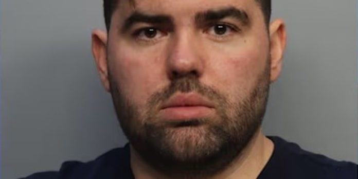 Arrestan a un hombre por grabar a una madre y su hija de 10 años en un vestidor de Forever 21 en Miami Beach