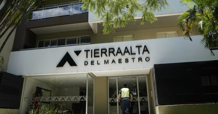 La particular "reclusión" de Kueider en un barrio recoleto de Asunción: una vigilancia laxa y casi sin visitas