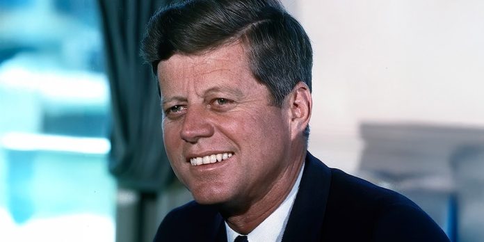 Una broma tristemente certera: poco antes de su asesinato, John Fitzgerald Kennedy filmó una película casera donde lo mataban