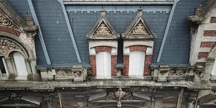 El “Castillo de Drácula” y la Mansión que iba a alojar a un Papa: dos palacios de la Avenida Alvear, que vuelve a potenciar el valor de la Recoleta