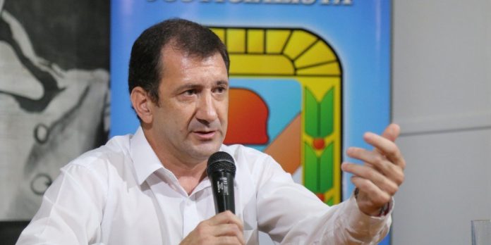 Un funcionario de Paraguay reveló que Kueider intentó contactarse con senadores locales al ser detenido en la frontera