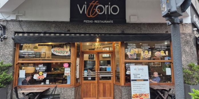 Cafetines de Buenos Aires: Vittorio un reducto cercano al Congreso en el que se reúne un grupo que quiere cambiar el mundo