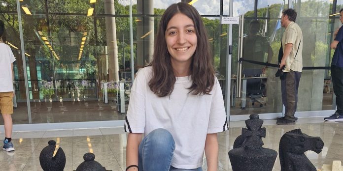 Ernestina Adam, la campeona argentina más joven de la historia: “El ajedrez es mi vida”