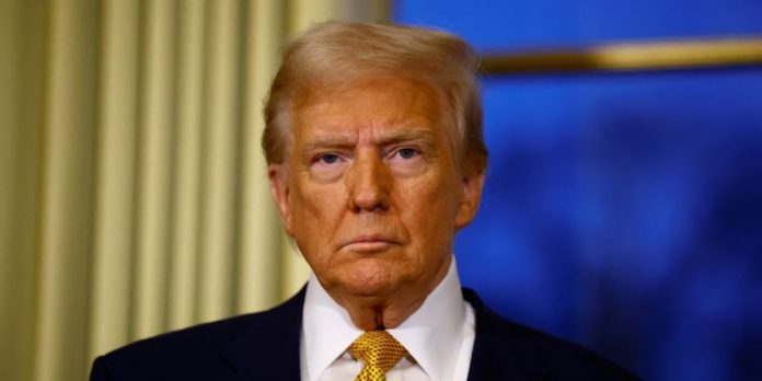 Donald Trump se reunió con líderes sindicales en medio de en un conflicto por la automatización en los puertos