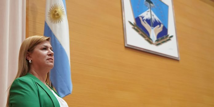 Sigue la tensión política en Neuquén: la vicegobernadora suspendida pidió la renuncia de Rolando Figueroa y un nuevo llamado a elecciones