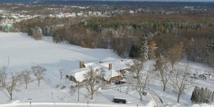 Una localidad al oeste de Nueva York fue cubierta por 30 cm de nieve en dos horas