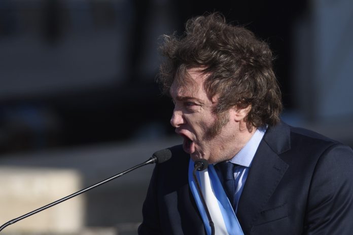 Argentina: Milei completa casi un centenar funcionarios destituidos