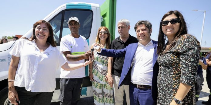 Kicillof se mostró con una funcionaria de La Cámpora y ensaya una tregua, pero la tensión no cede