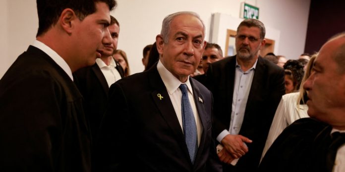 Netanyahu defendió su inocencia y criticó a los medios israelíes durante su primer testimonio en su juicio por corrupción