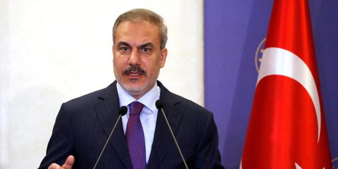 Turquía pidió a Rusia e Irán no intervenir militarmente durante la ofensiva de los rebeldes sirios