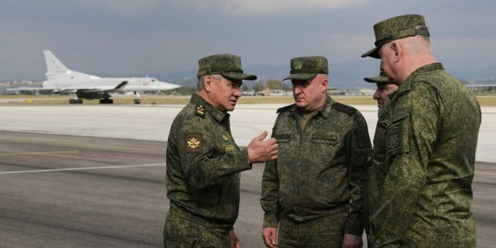 Rusia está retirando sus activos militares en Siria pero el futuro de las bases aún no está claro