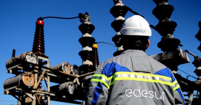 El Gobierno les da a las eléctricas un plan para pagar US$ 1.000 millones y privatizar el mercado