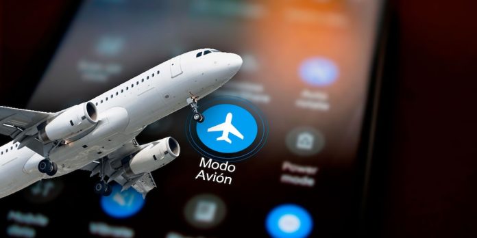 Piloto de un aerolínea comercial explica por qué es necesario activar el modo avión