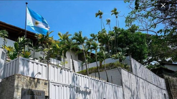 Venezuela: detuvieron a un gendarme argentino cuando intentaba ingresar al país