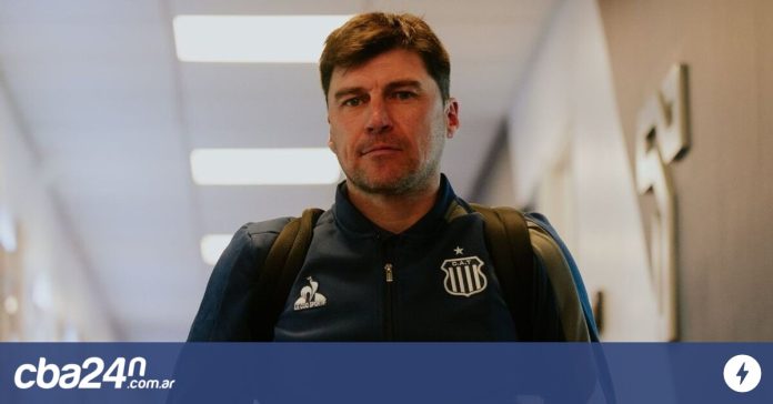 ¿El Cacique Medina se sumará a los DT uruguayos campeones en Argentina?