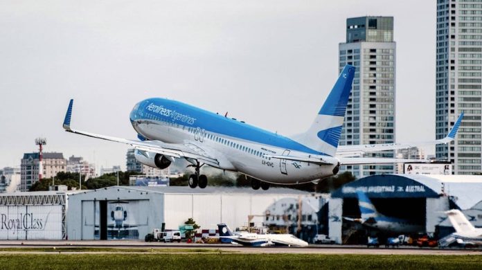 La Argentina debe pagar más de US$390 millones por la nacionalización de Aerolíneas o enfrentará embargos