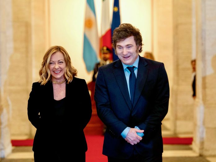 En Roma, Milei y Giorgia Meloni prometieron "estrecho contacto y coordinación" frente a la agenda internacional