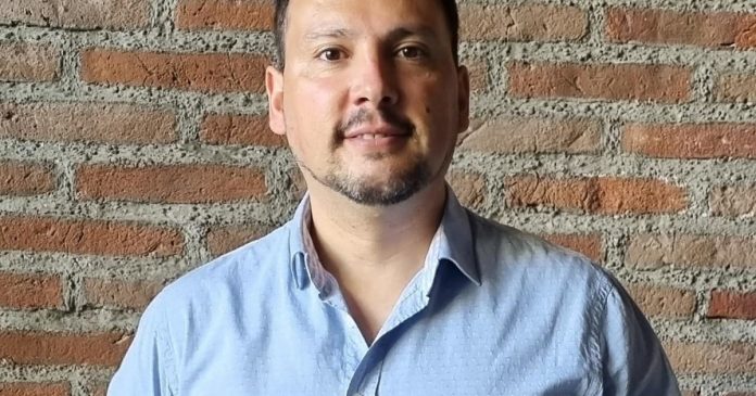 Sufrió bullying de chico y ahora creó un chatbot con inteligencia artificial para que las víctimas pidan ayuda