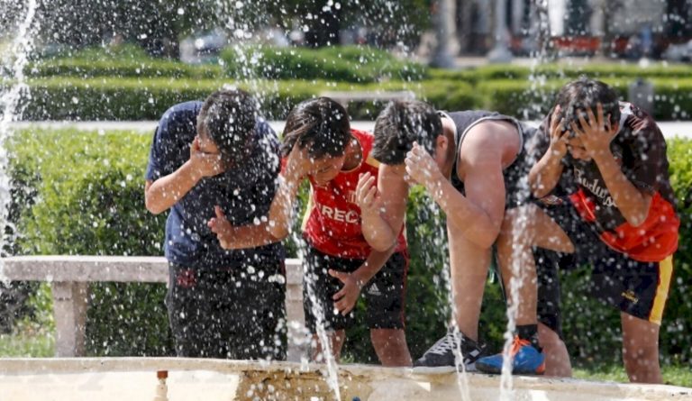 La Plata enfrenta su primera ola de calor del verano con alerta amarillo