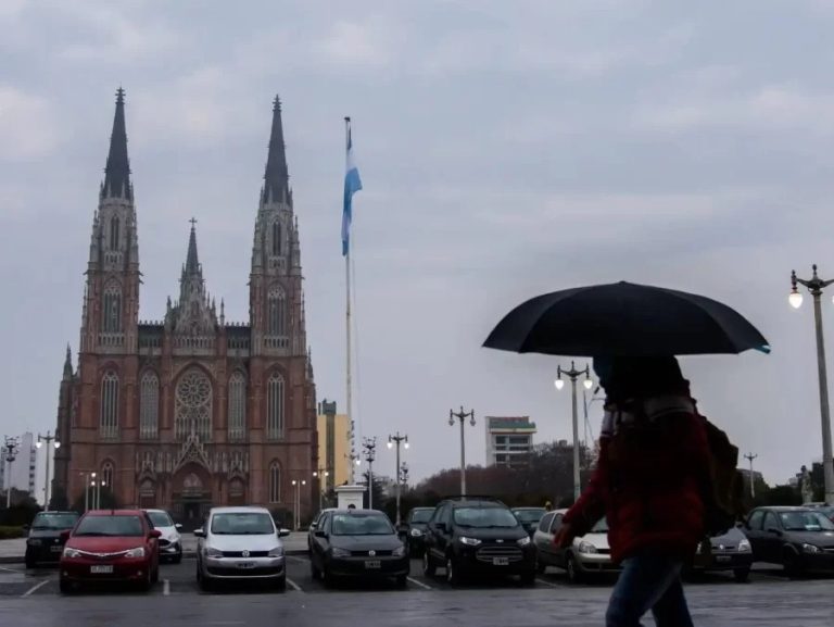 Cesó el alerta por tormentas en La Plata, pero seguirán las lluvias aisladas
