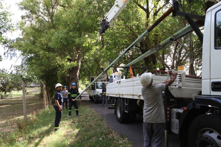 La Municipalidad de La Plata avanza en el plan integral de alumbrado público con nuevas obras en seis localidades en 2025