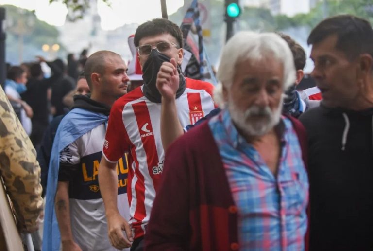 Represión en la marcha de jubilados: heridos y detenidos tras la movilización al Congreso