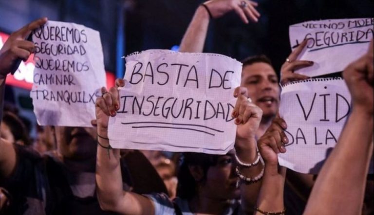 Vecinos de La Plata exigen mayor seguridad con un petitorio al Municipio y la Provincia