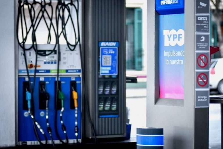 Aumenta el precio del combustible en La Plata y cae el consumo