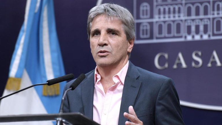 Luis Caputo reveló que el préstamo del FMI a la Argentina será de 20.000 millones de dólares