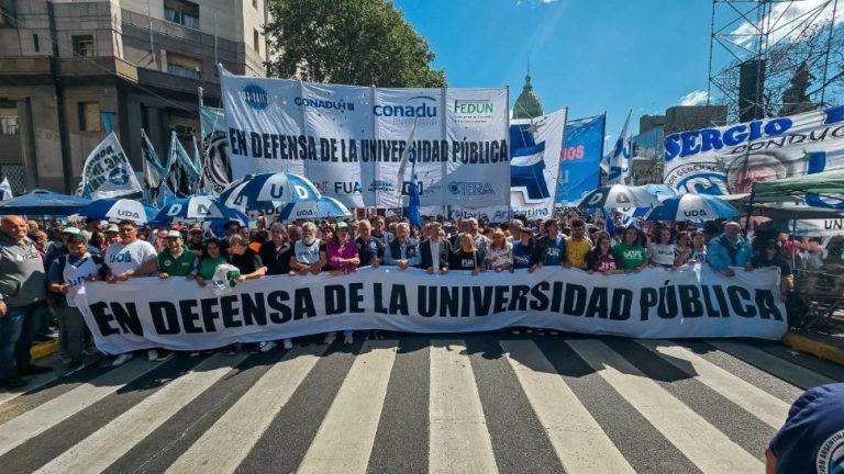 Paro nacional universitario en reclamo de mejoras salariales y financiamiento