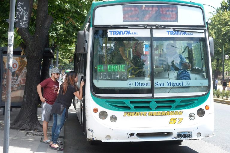 El 10 de abril habrá colectivos pero no trenes, subtes ni vuelos por el paro general