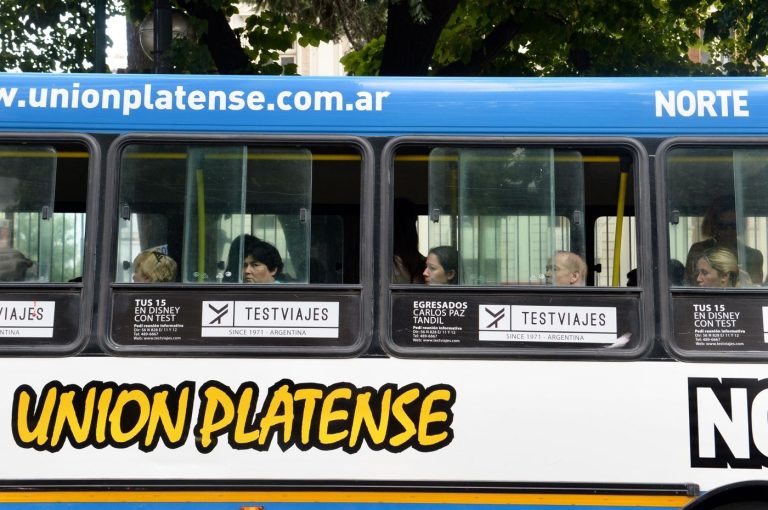 La Plata se suma al paro de micros convocado por la UTA