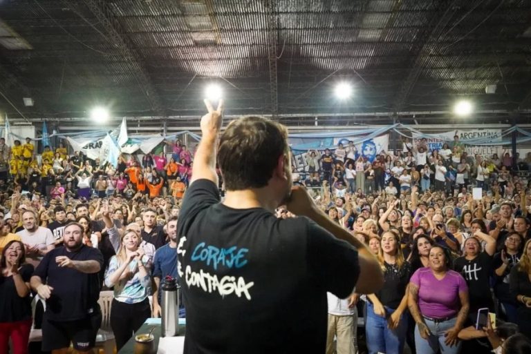 Juan Grabois presentó su libro en La Plata y apuntó contra el gobierno de Milei