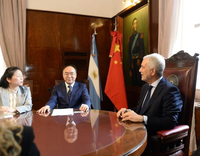 Alak recibió a autoridades de Shanghai para avanzar en acuerdos de cooperación productiva y tecnológica
