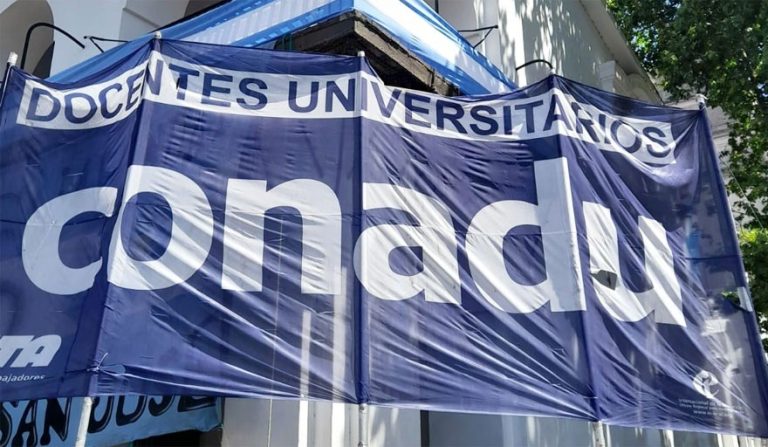 Docentes de la UNLP inician medidas de fuerza con clases públicas y paro