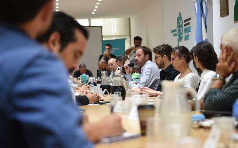 Fracaso en el inicio de la paritaria docente: gremios rechazaron la oferta salarial del Gobierno bonaerense