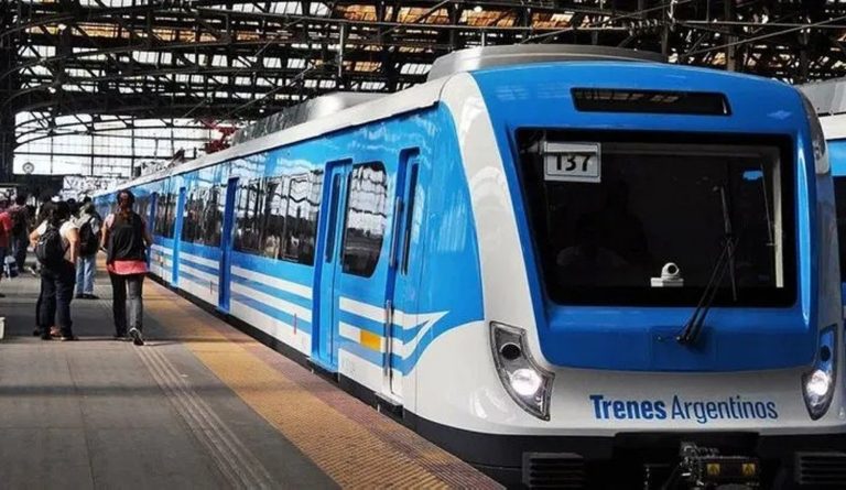 El Tren Roca funciona con servicio limitado hasta Villa Elisa por obras en las vías