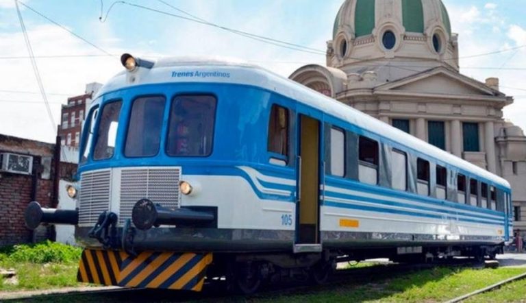 Ante el paro de colectivos, crece el uso del Tren Universitario en La Plata
