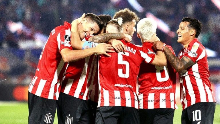 Estudiantes quiere sellar su pase a octavos en la casa del campeón