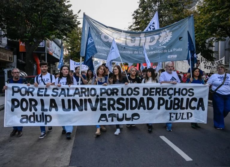 Paro y jornadas de visibilización en las universidades: fuerte reclamo de los trabajadores no docentes