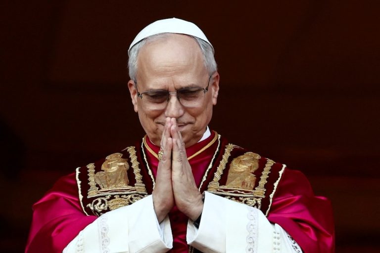 León XIV, el nuevo papa con raíces en Perú, pidió paz y unidad en su primer mensaje al mundo