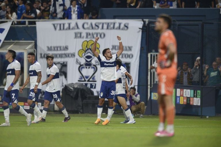 Gimnasia volvió al triunfo con un agónico gol de Garayalde ante Platense