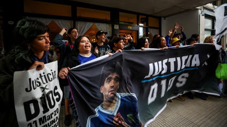 Escándalo en el juicio por la muerte de Maradona: denuncian parcialidad de la jueza y grabaciones clandestinas