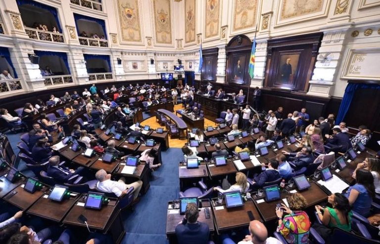 Con amplio consenso, la Legislatura bonaerense aprobó la reforma del calendario electoral