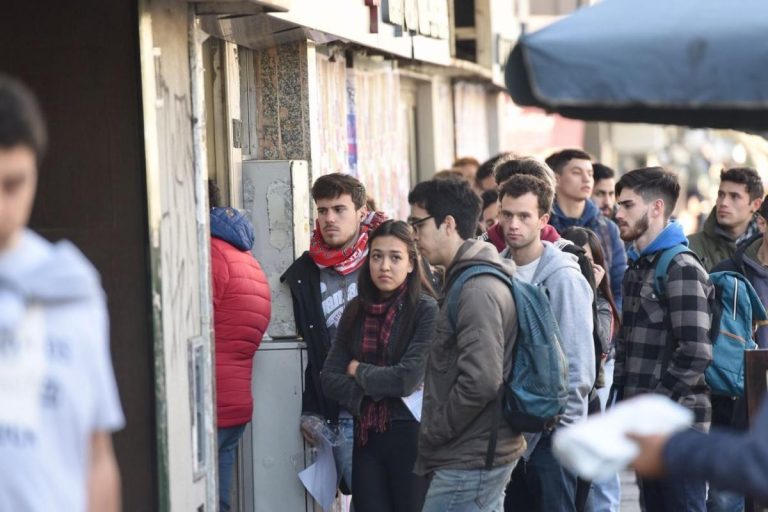 Cuánta gente busca trabajo en La Plata según el INDEC