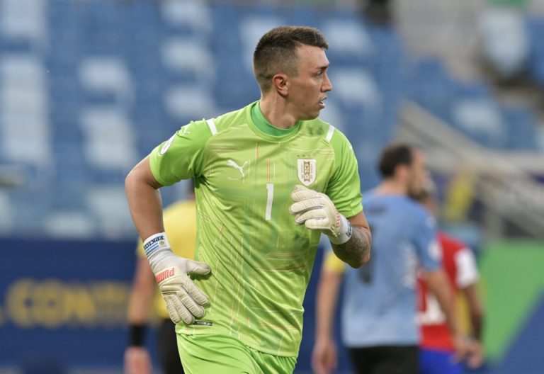 Estudiantes pisó el acelerador por Muslera