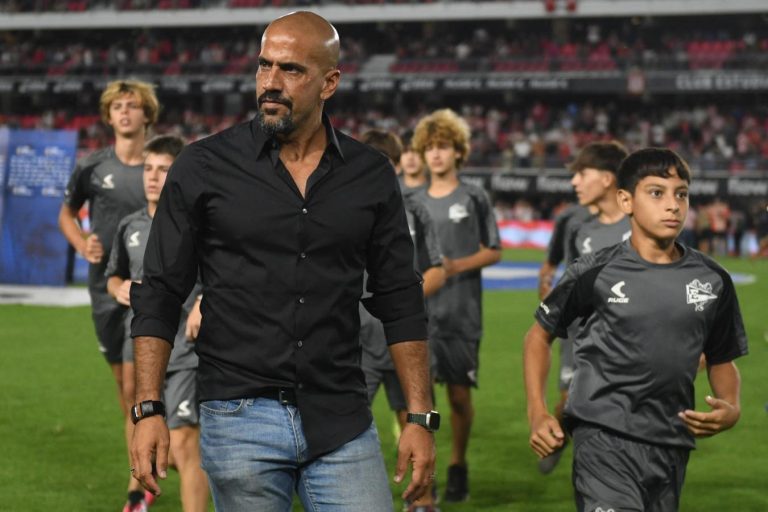 Verón apuntó contra la AFA por la falta de competencia en el Mundial de Clubes