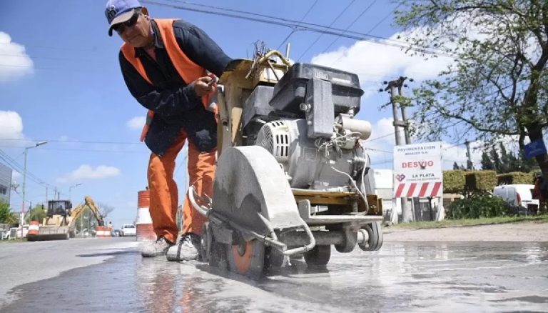 Concejales de la UCR + PRO exigen detalles sobre el presupuesto de obras públicas de La Plata para 2025