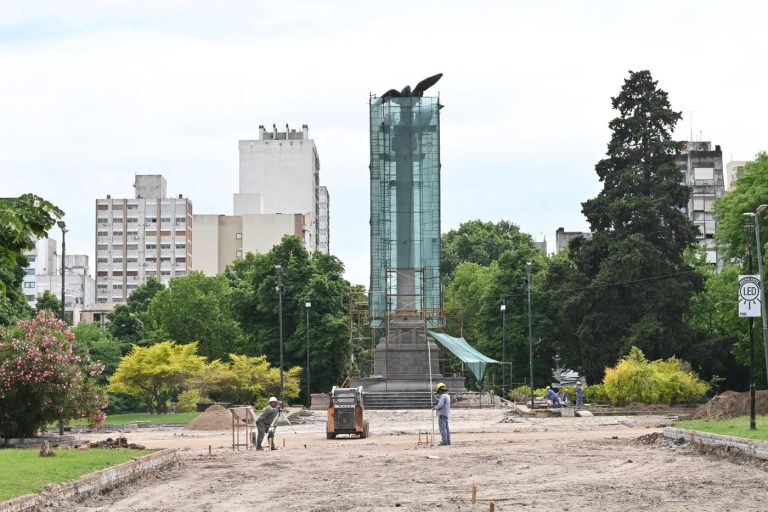 Comienza la remodelación de Plaza Italia con el traslado del emblemático Monumento Alla Fratellanza