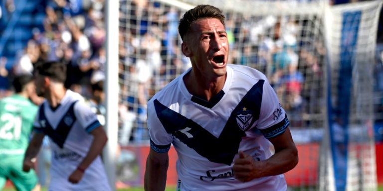 Fue verdulero, una enfermedad casi lo retira y la fe lo salvó: las confesiones de Braian Romero, campeón con Vélez 